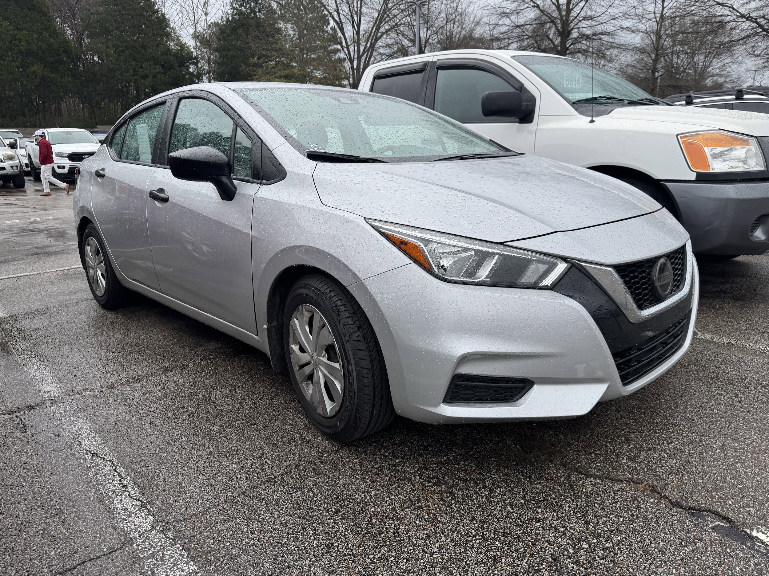 2020 Nissan Versa Sedan S's photo