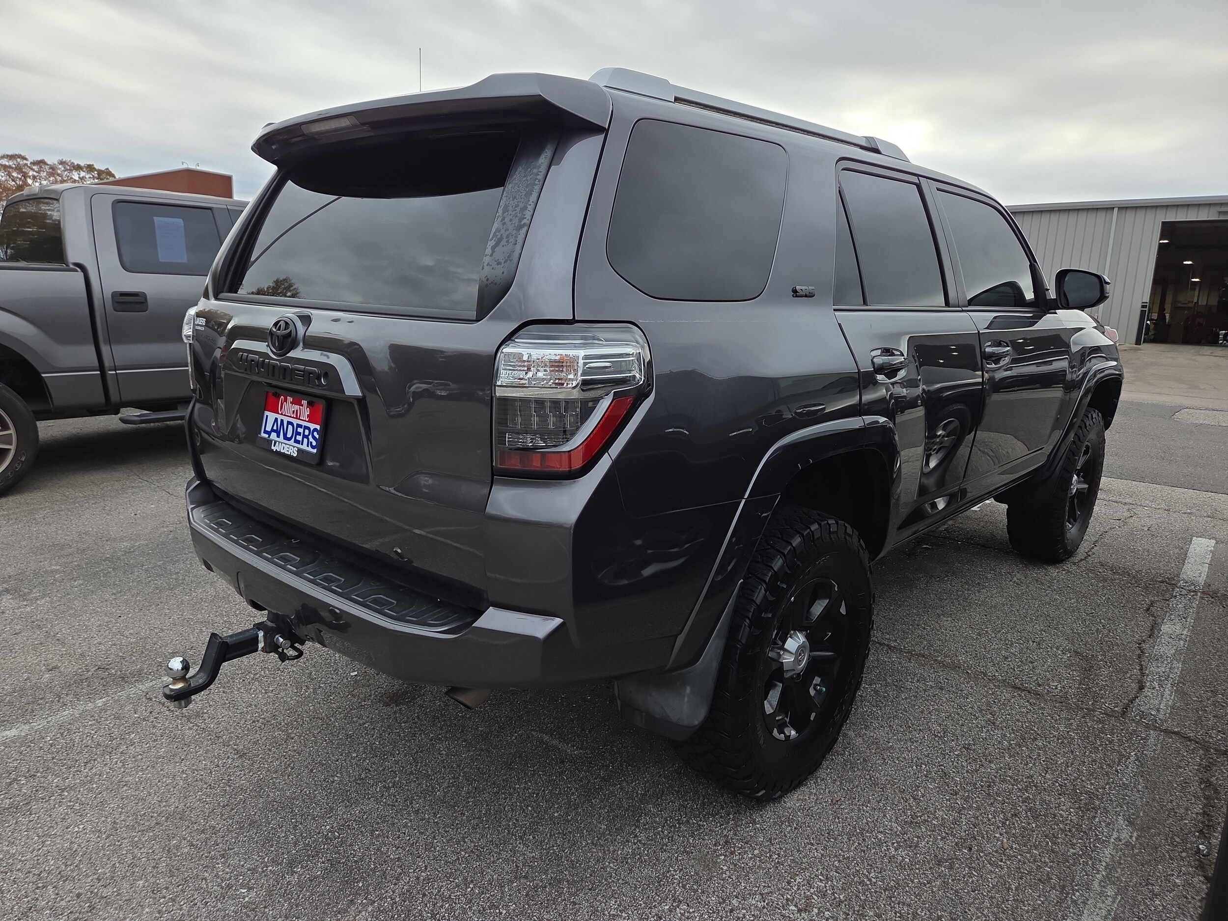2016 Toyota 4Runner SR5 Premium photo 2