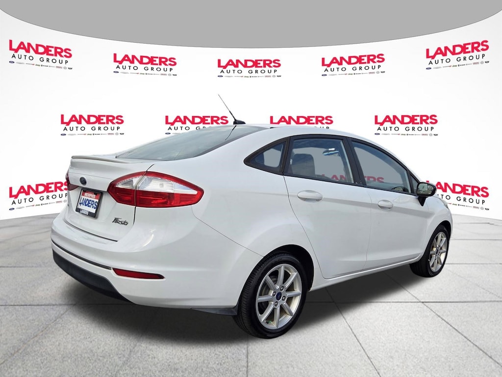 Used 2016 Ford Fiesta SE Sedan