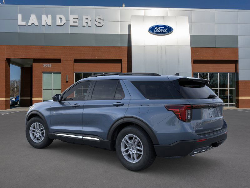 2025 Ford Explorer photo 4