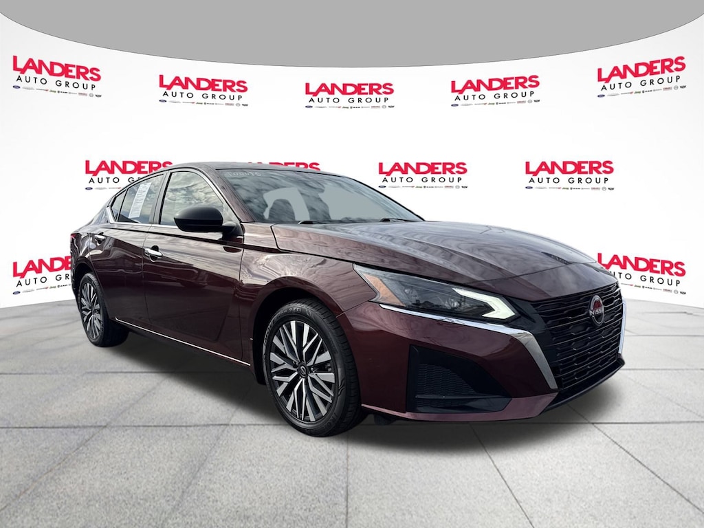 Used 2024 Nissan Altima 2.5 SV Sedan