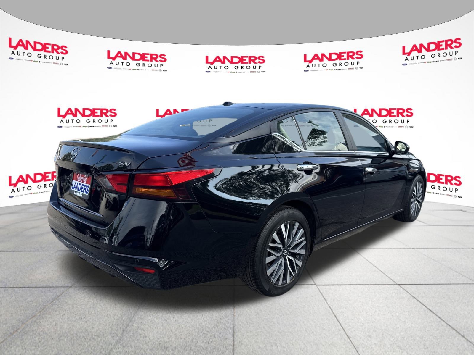 2024 Nissan Altima 2.5 SV photo 2