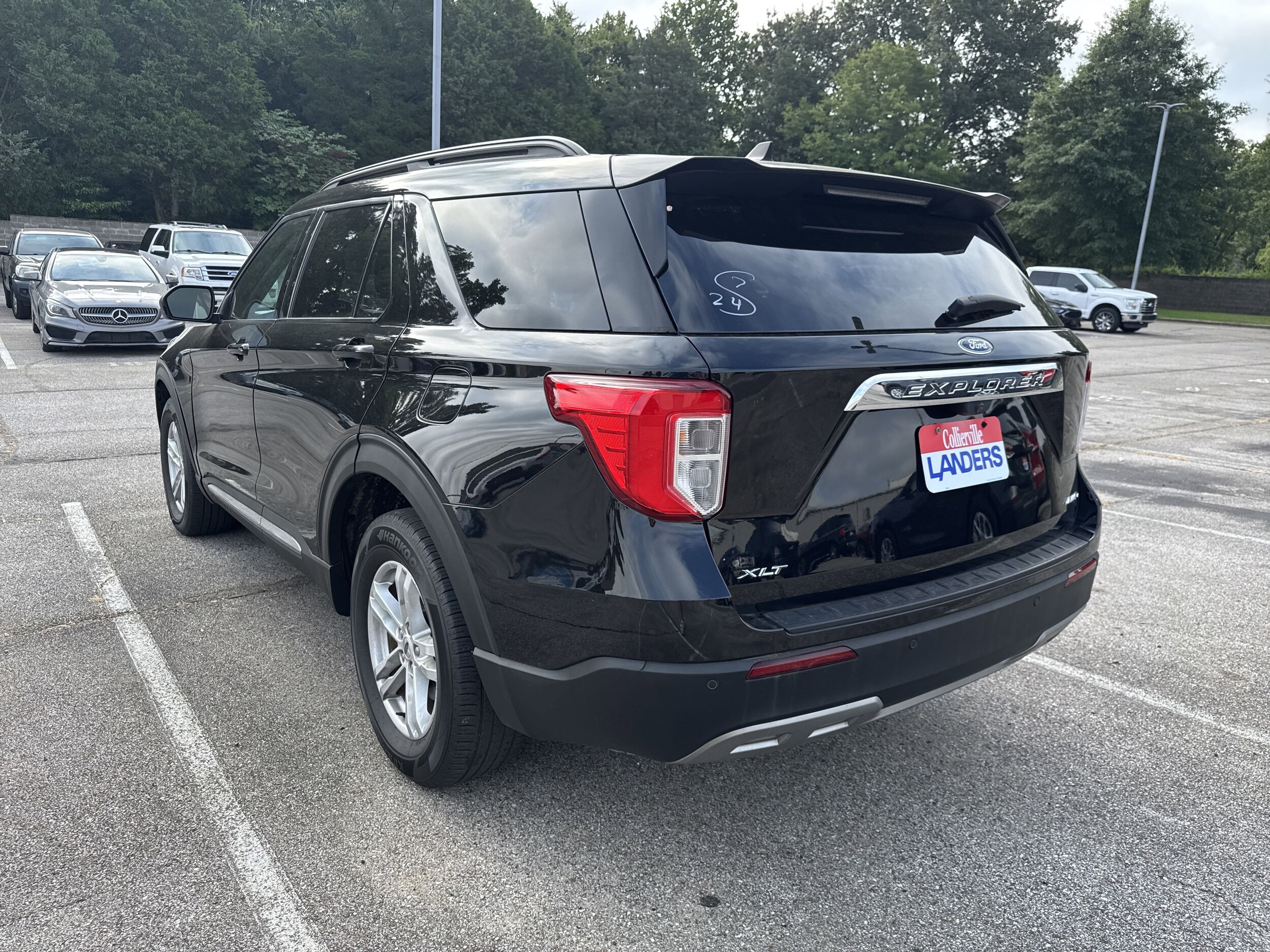 2023 Ford Explorer XLT photo 4