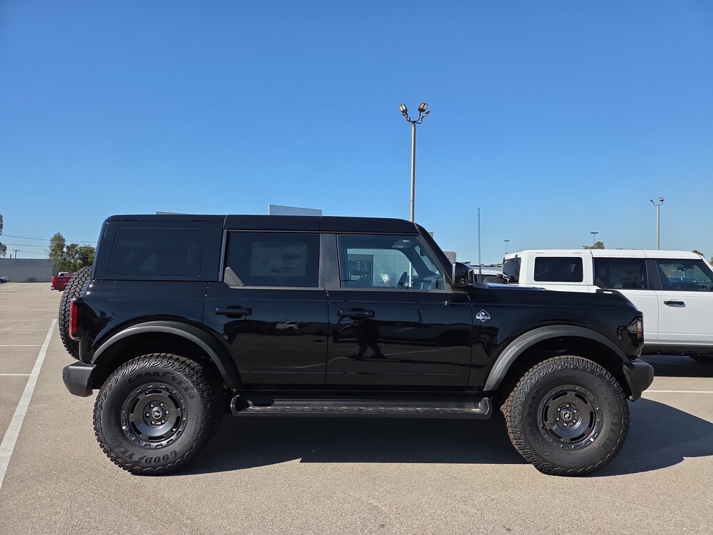 New 2025 Ford Bronco Outer Banks SUV