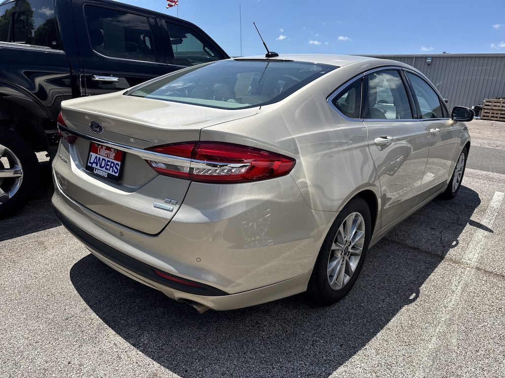 Used 2017 Ford Fusion SE Sedan