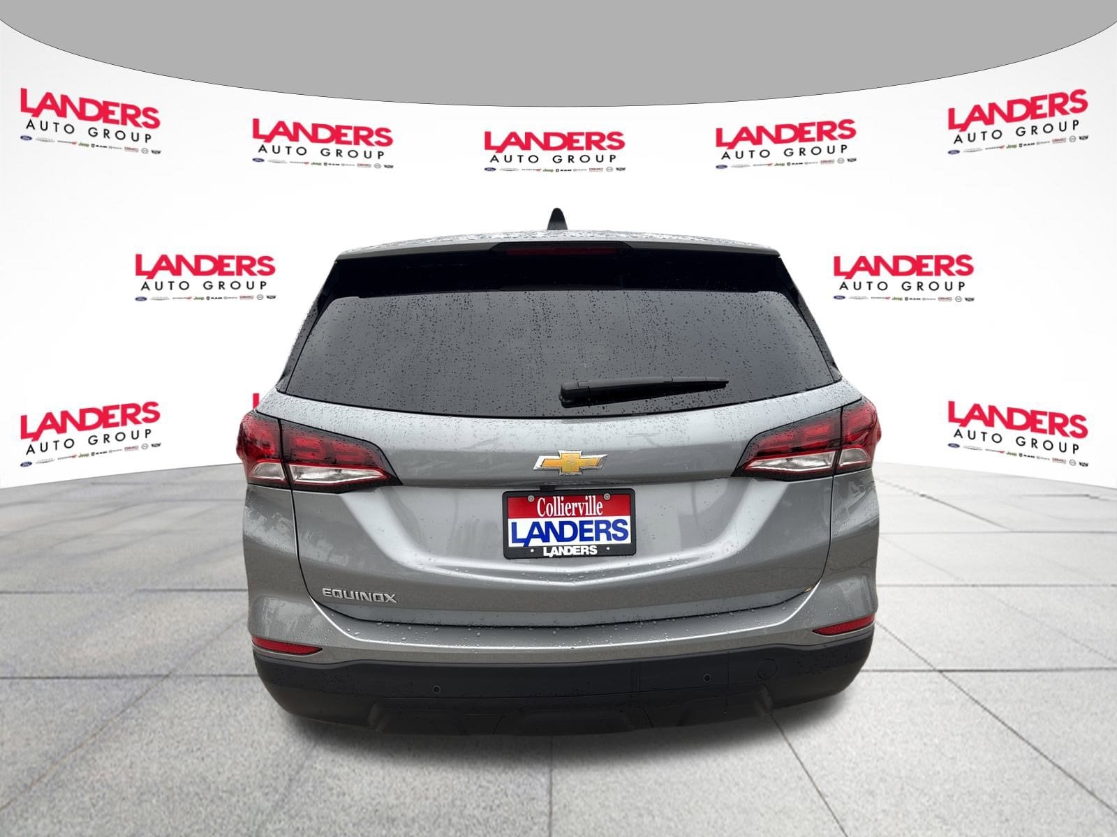 2023 Chevrolet Equinox LS photo 3