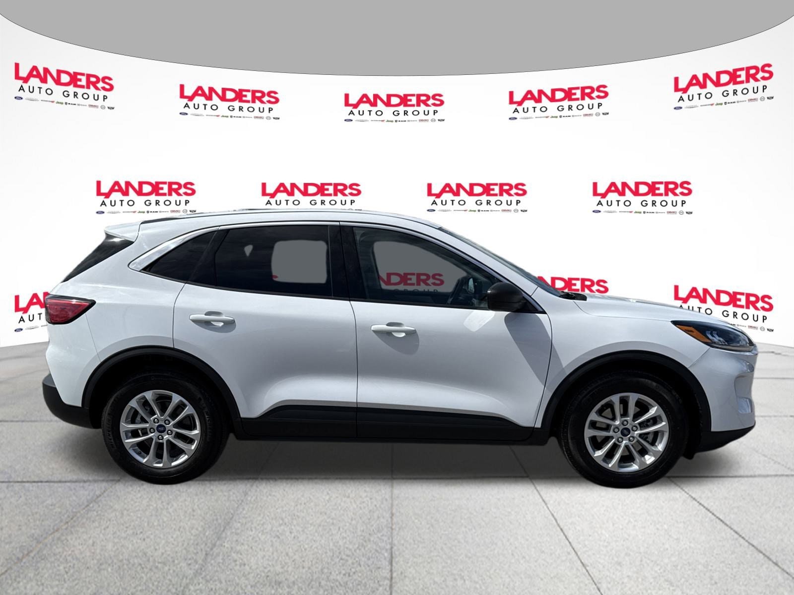 Certified 2022 Ford Escape SE with VIN 1FMCU0G65NUB54372 for sale in Collierville, TN
