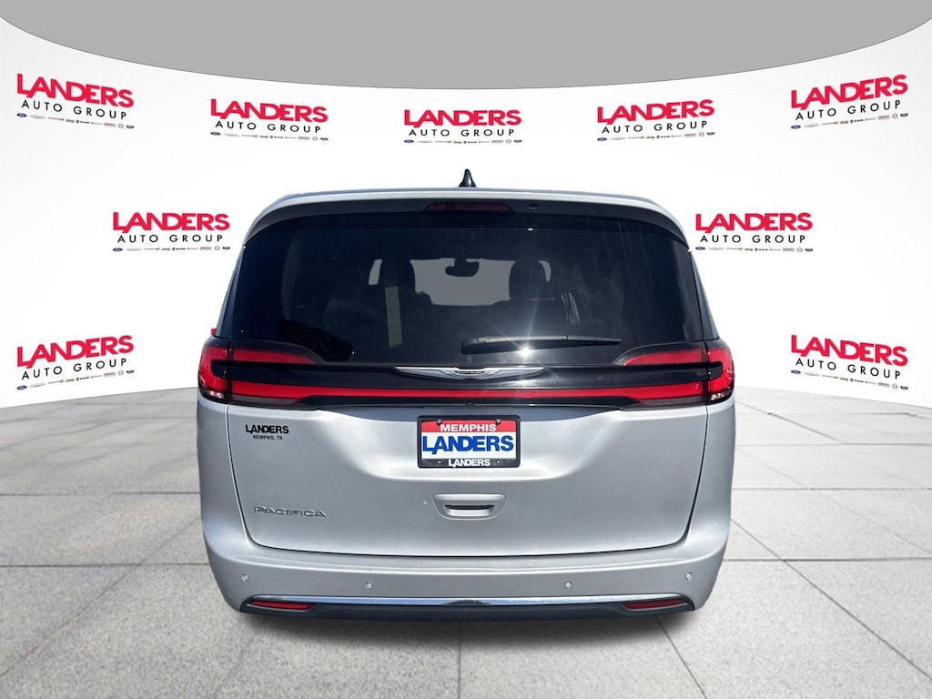 Used 2023 Chrysler Pacifica Touring L Van Passenger Van