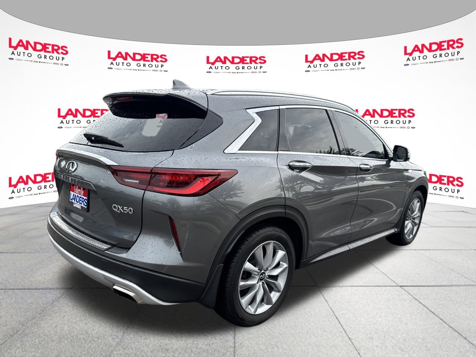 2022 Infiniti QX50 Essential photo 2