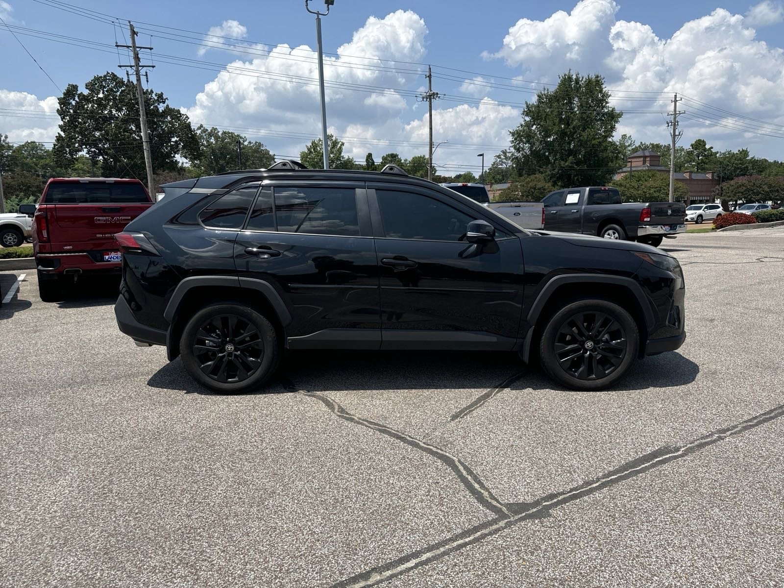 Used 2022 Toyota RAV4 XLE Premium with VIN 2T3C1RFV6NC205568 for sale in Collierville, TN