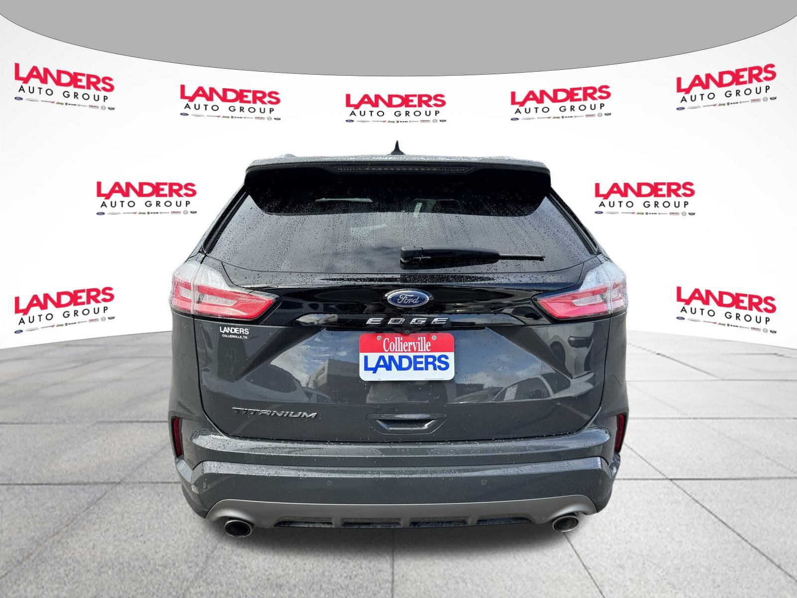 2021 Ford Edge Titanium photo 3