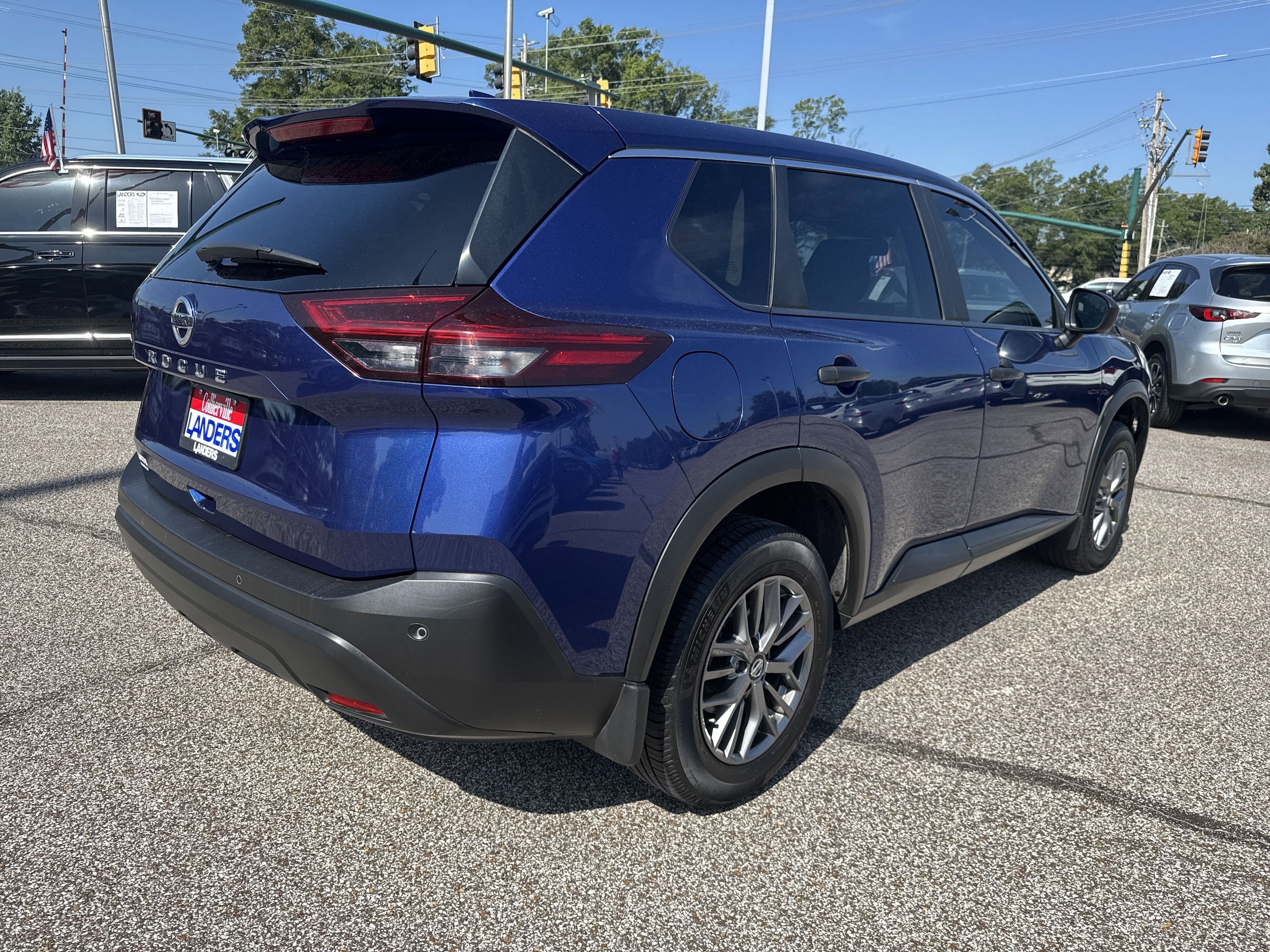2021 Nissan Rogue S photo 2