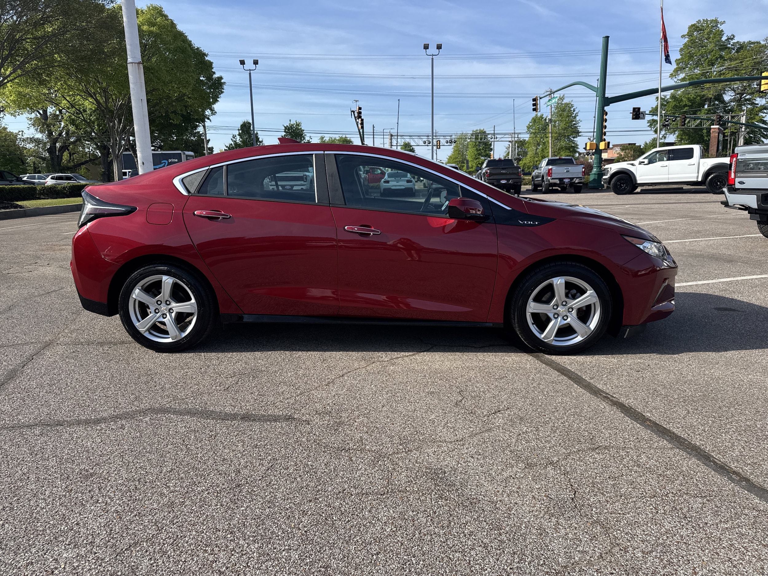 Used 2018 Chevrolet Volt LT with VIN 1G1RC6S51JU158859 for sale in Collierville, TN