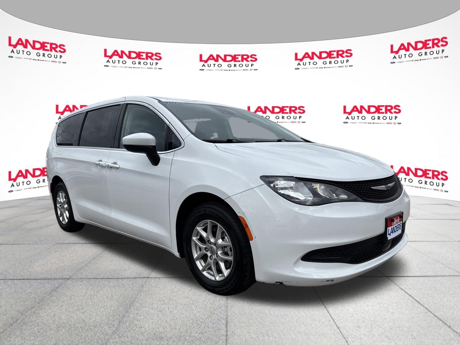 2023 Chrysler Voyager LX