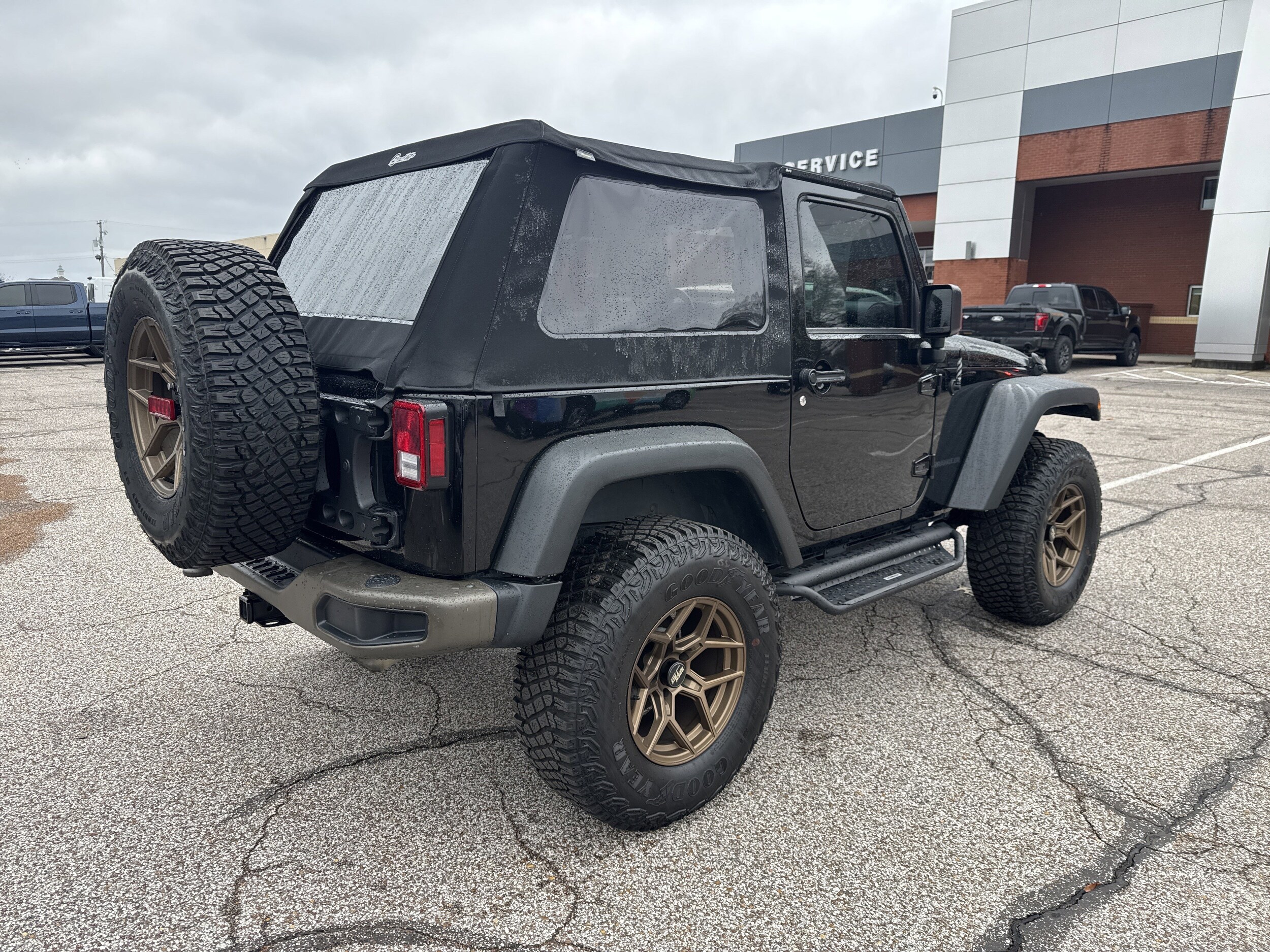 2016 Jeep Wrangler Willys Wheeler photo 2