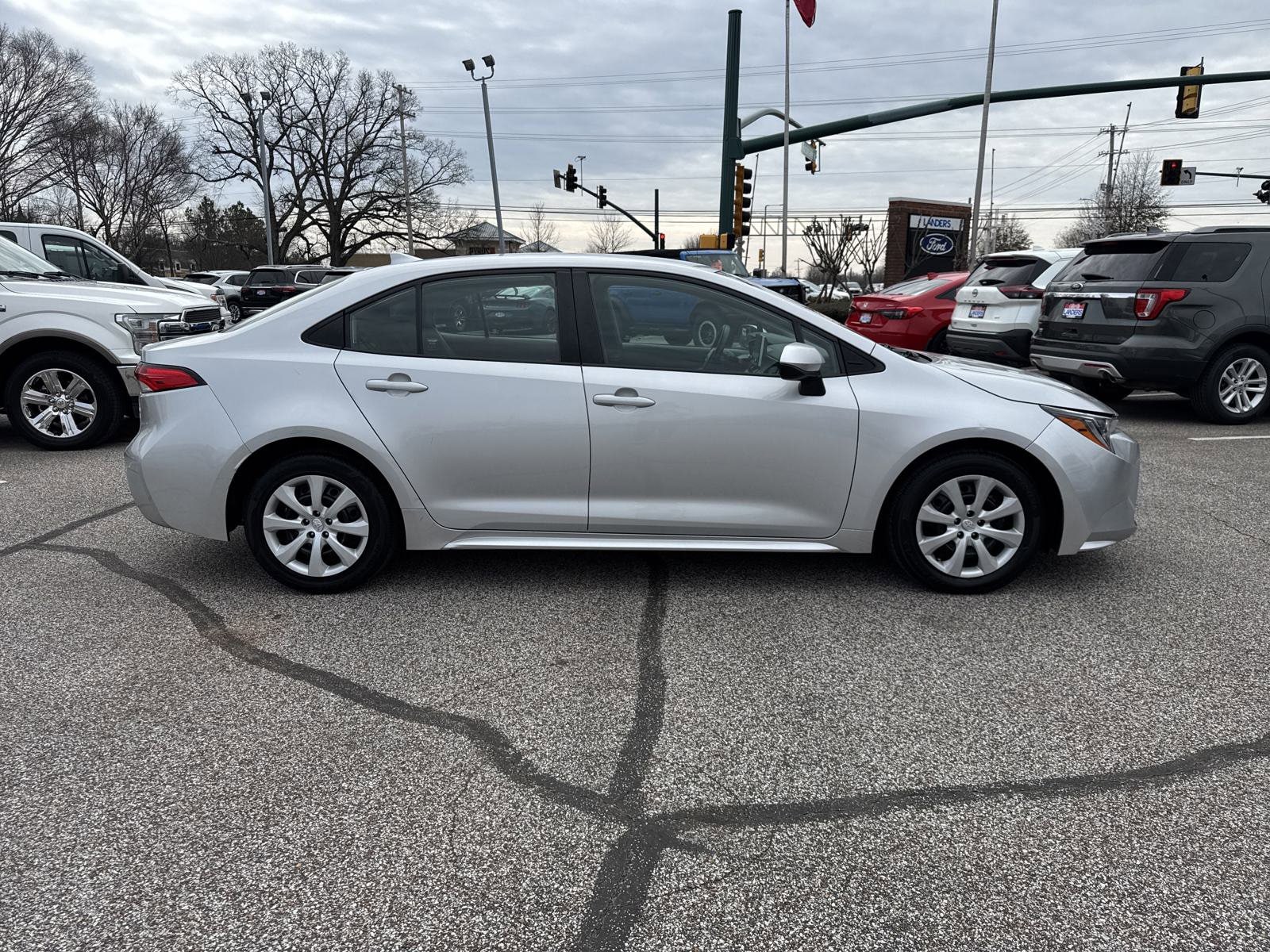 Used 2021 Toyota Corolla LE with VIN 5YFEPMAE8MP253453 for sale in Collierville, TN