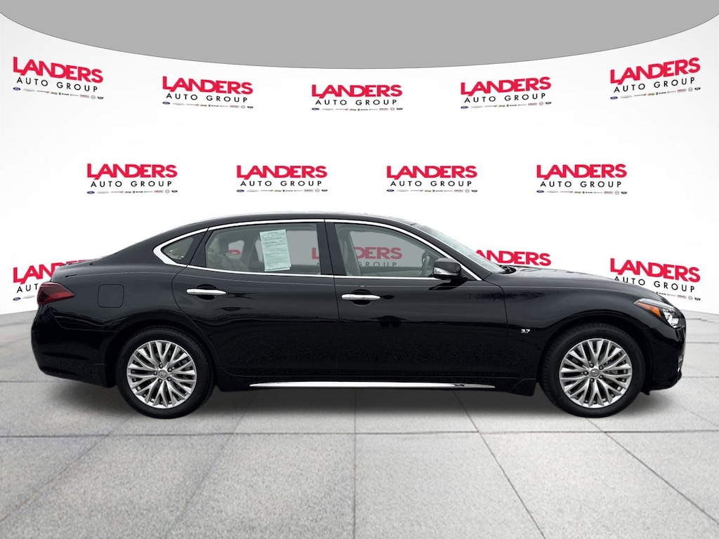 Used 2019 INFINITI Q70L 3.7 LUXE Sedan