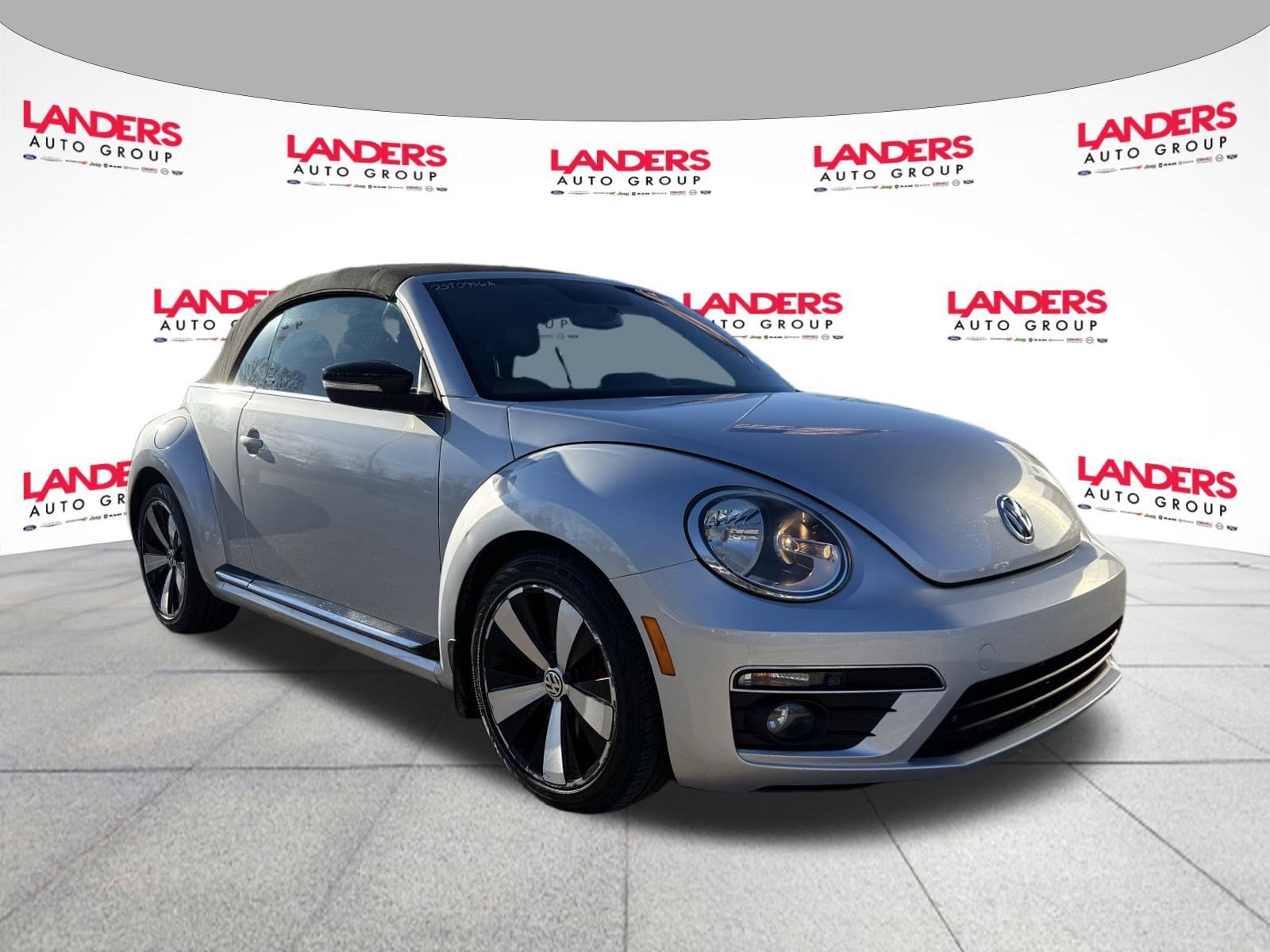 2013 Volkswagen Beetle 2.0's photo