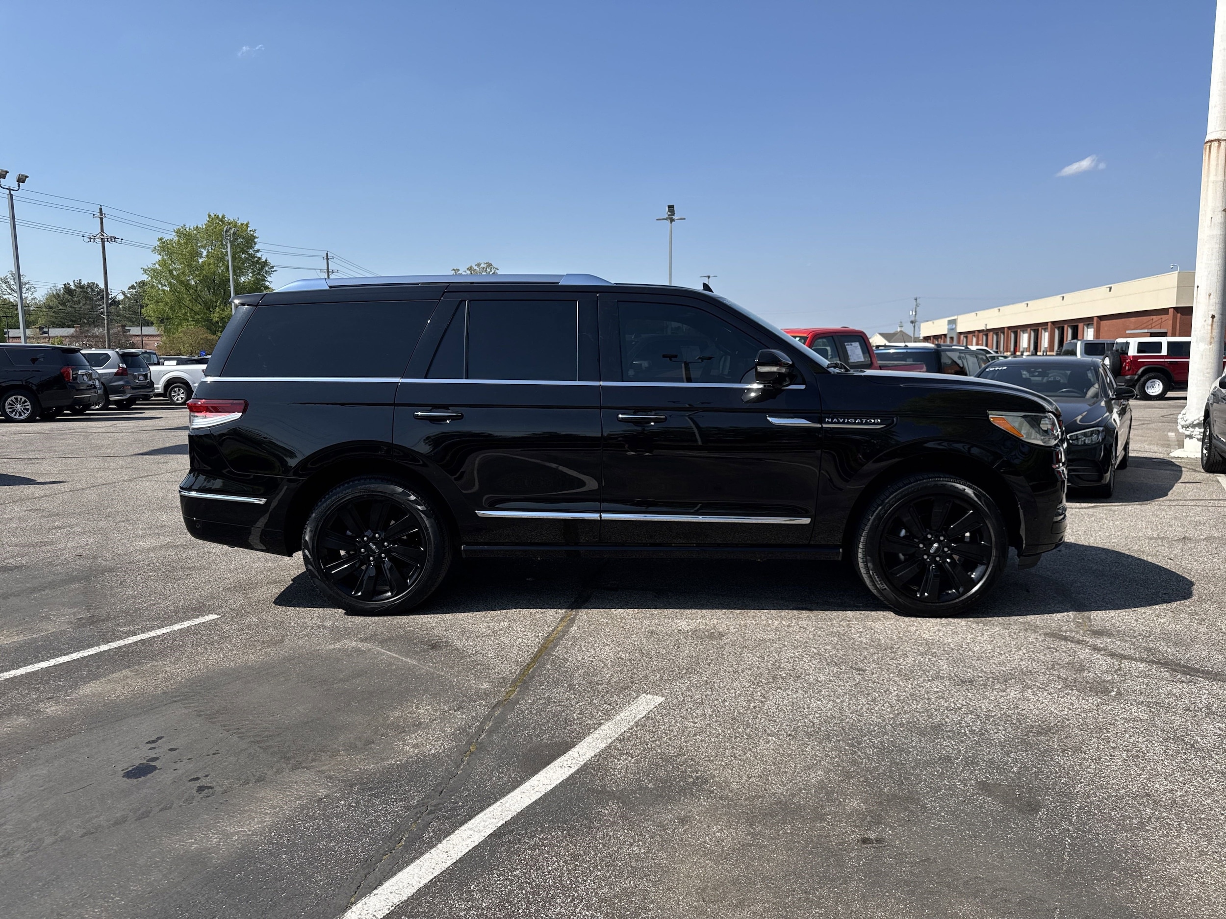 Used 2022 Lincoln Navigator Reserve with VIN 5LMJJ2KT3NEL01241 for sale in Collierville, TN