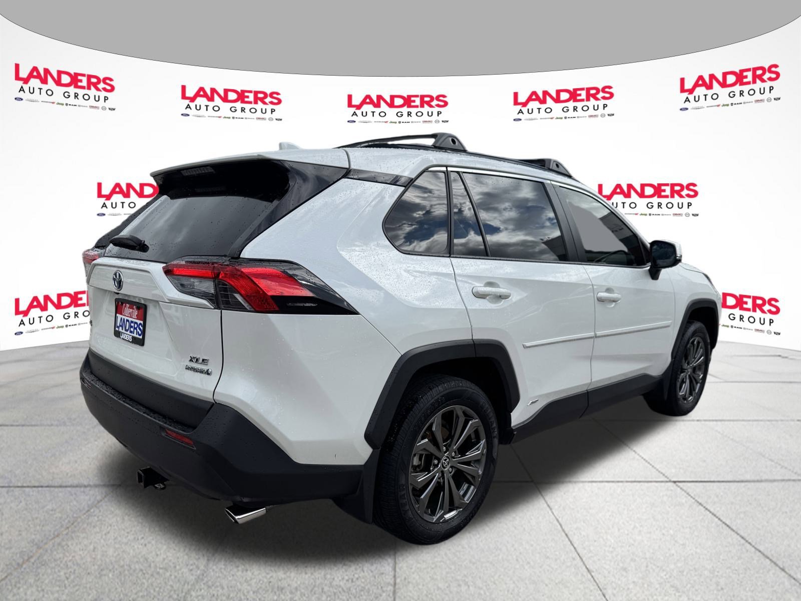 2022 Toyota RAV4 Hybrid XLE Premium photo 2