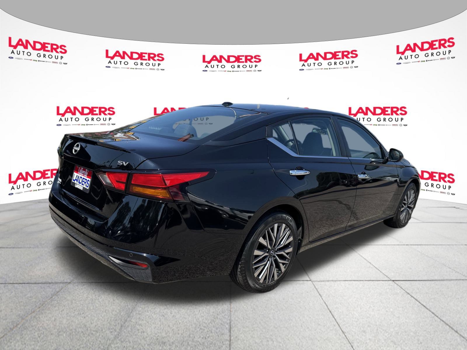 2023 Nissan Altima 2.5 SV photo 3