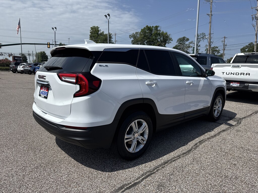 Used 2022 GMC Terrain SLE SUV