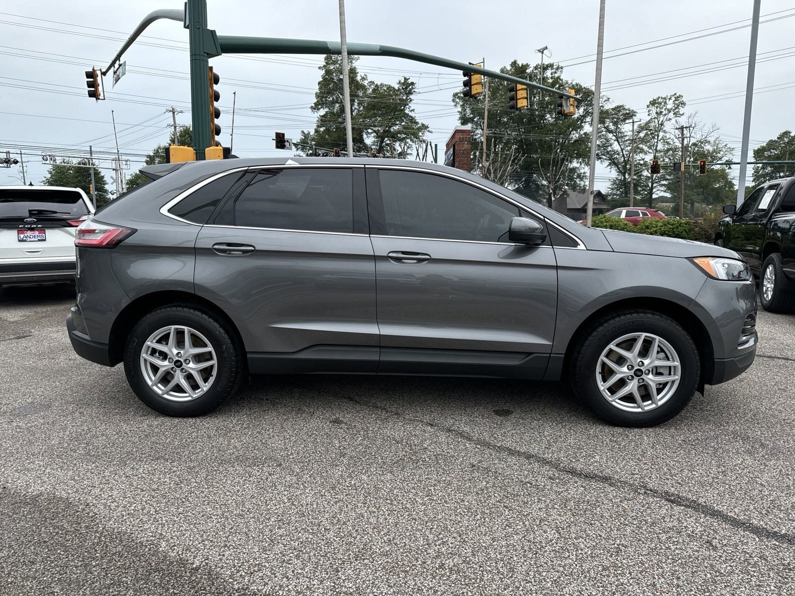 Used 2024 Ford Edge SEL with VIN 2FMPK4J90RBA29535 for sale in Collierville, TN