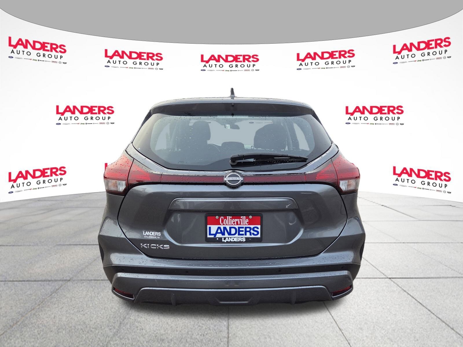 2023 Nissan Kicks S photo 4