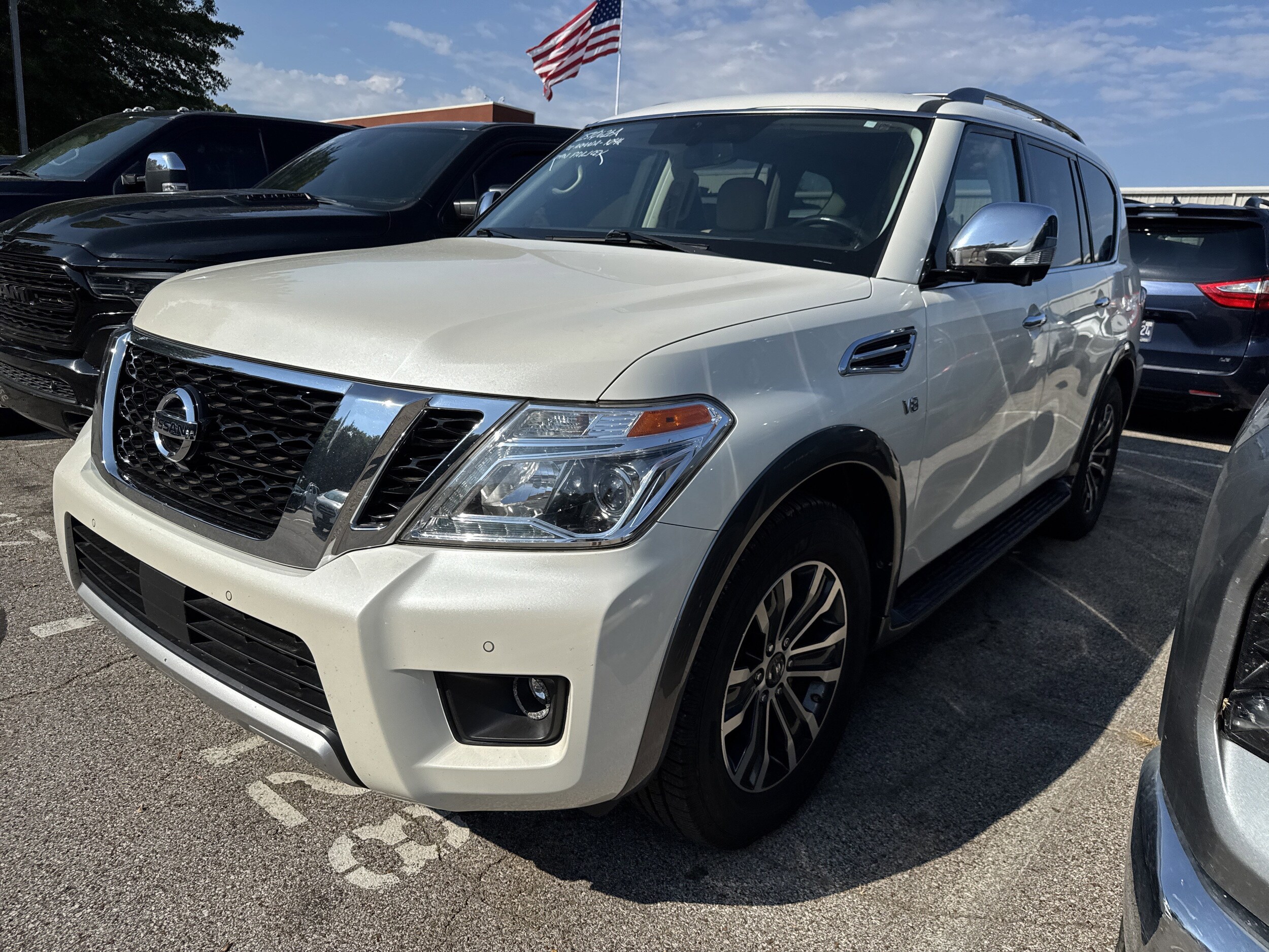2018 Nissan Armada SL photo 3
