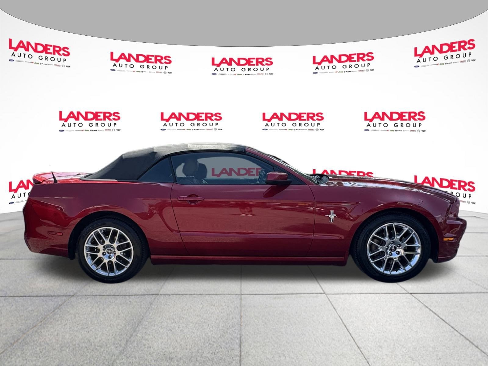 Used 2013 Ford Mustang V6 with VIN 1ZVBP8EM4D5233190 for sale in Collierville, TN
