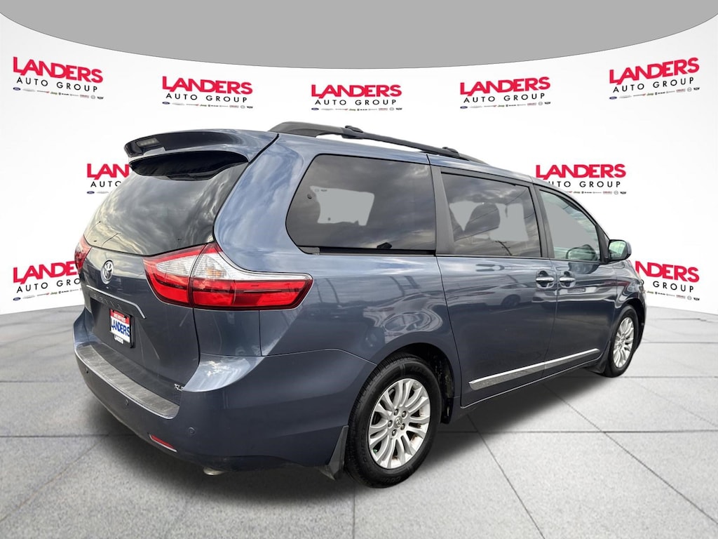 Used 2017 Toyota Sienna XLE Van Passenger Van