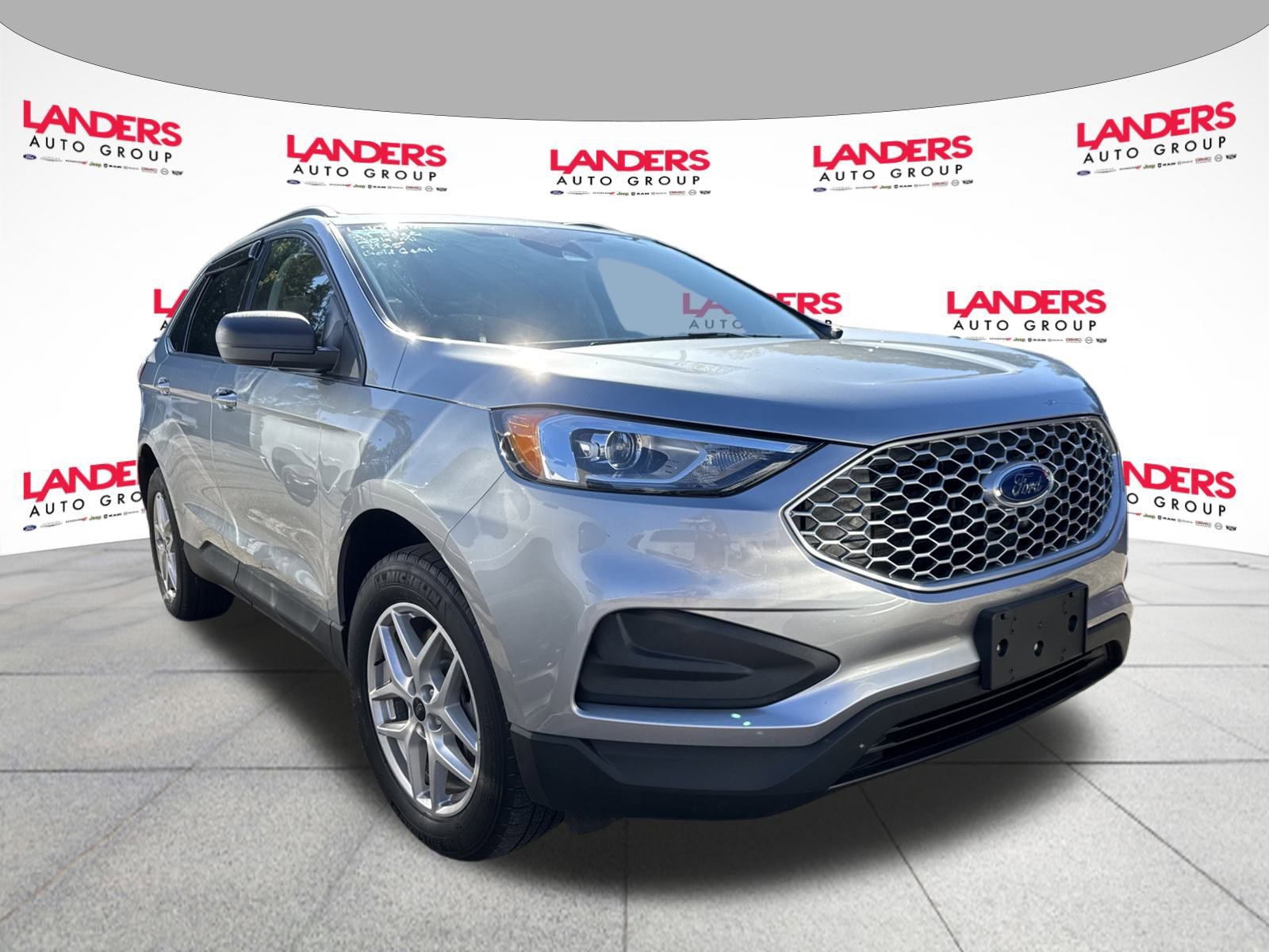 2024 Ford Edge SE photo 2