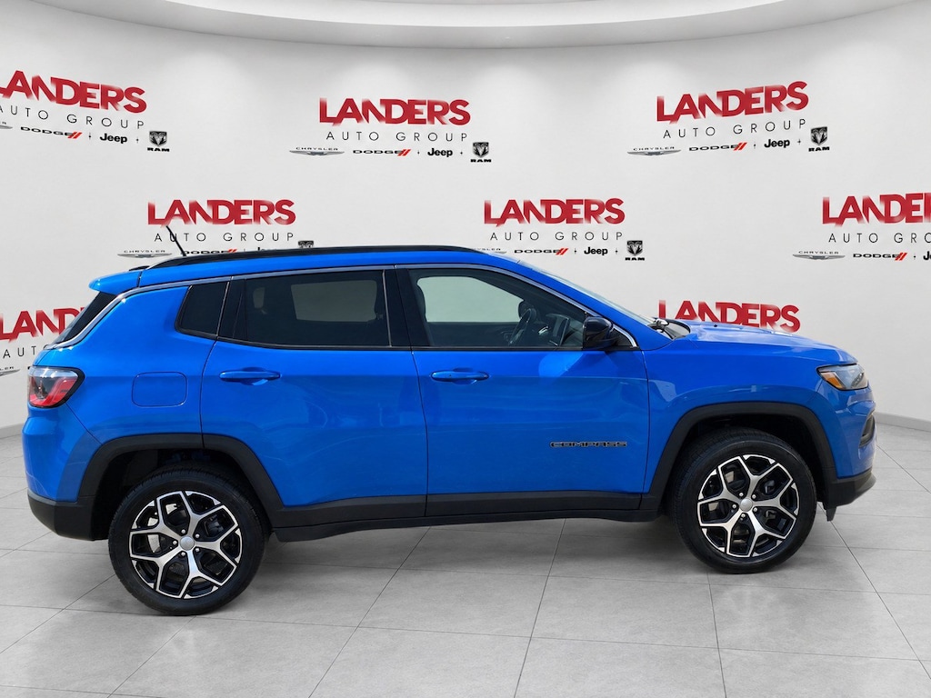 Used 2024 Jeep Compass Latitude SUV