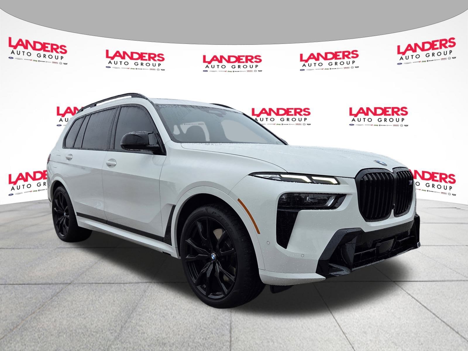 2023 BMW X7 M60i's photo