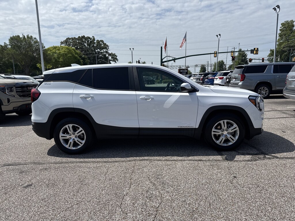 Used 2022 GMC Terrain SLE SUV