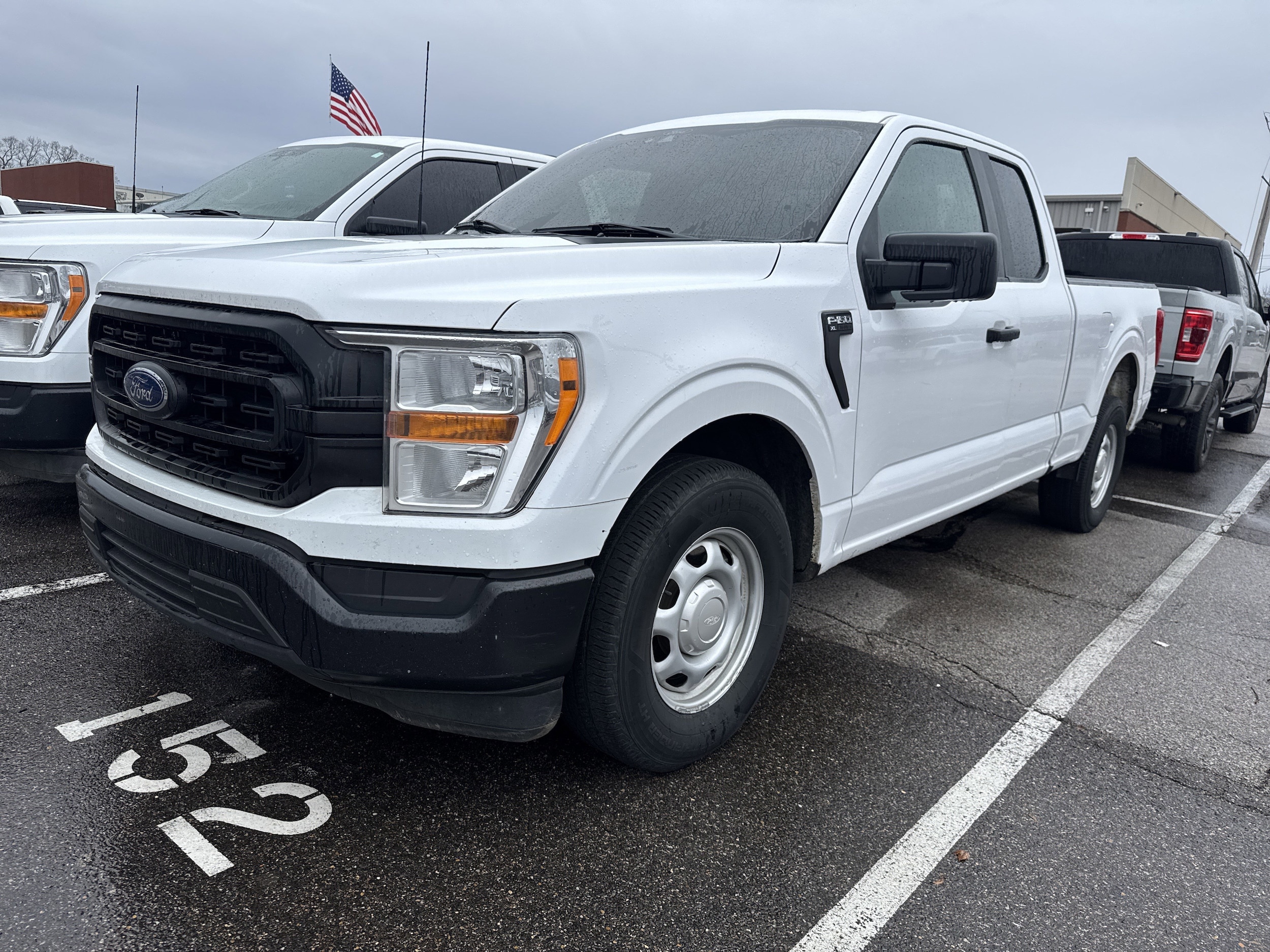 2022 Ford F-150 XL's photo