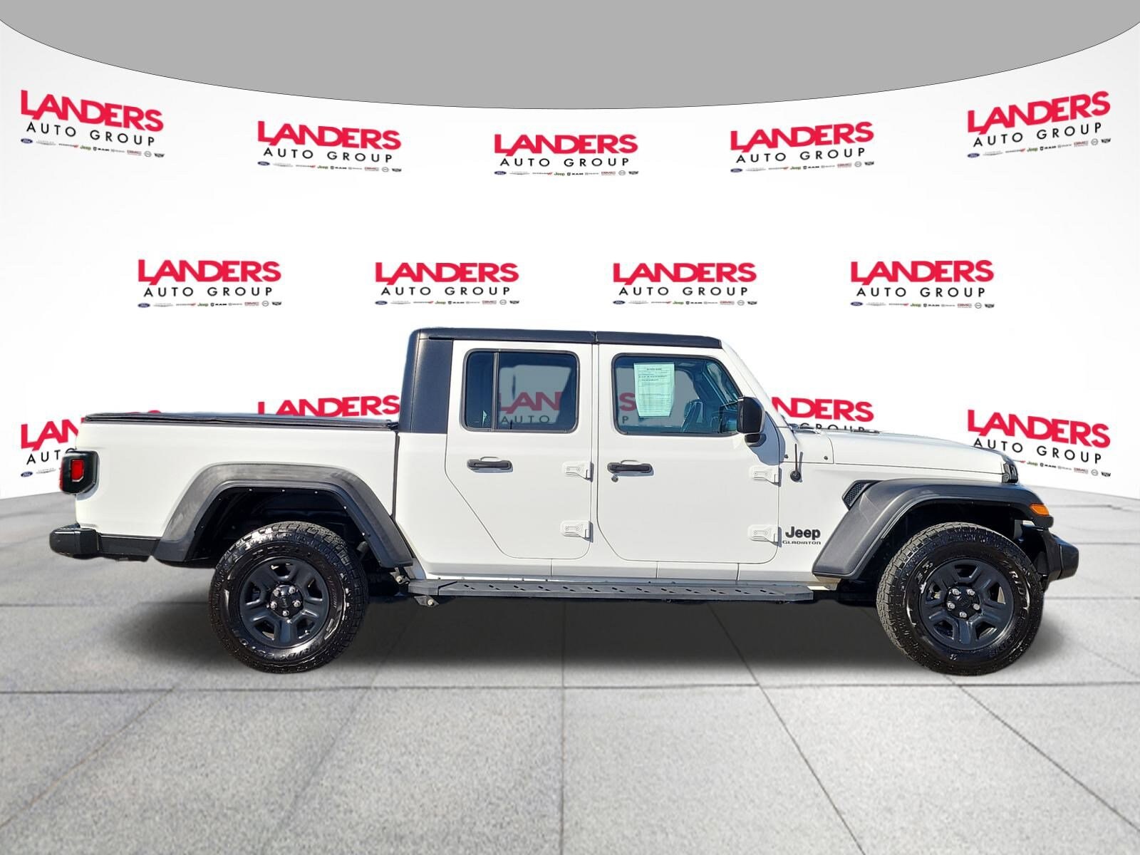 2021 Jeep Gladiator Sport photo 2