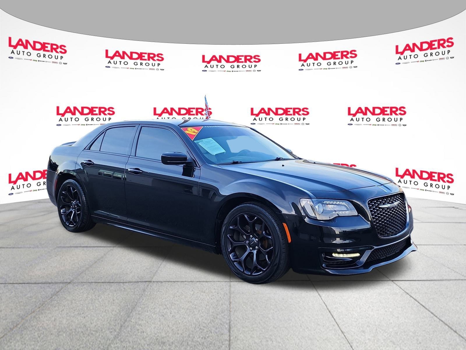 2019 Chrysler 300 S's photo