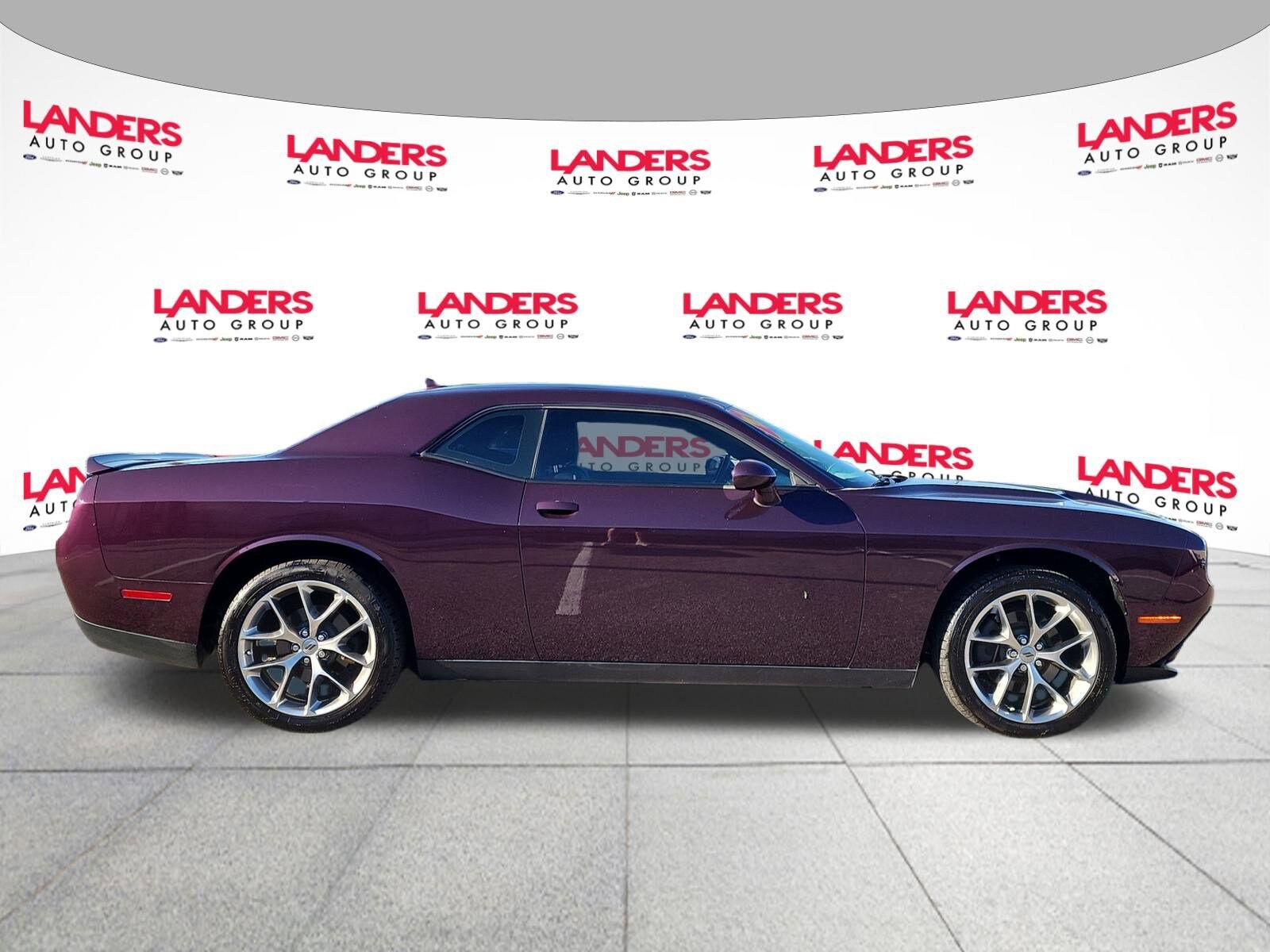 2021 Dodge Challenger SXT photo 2