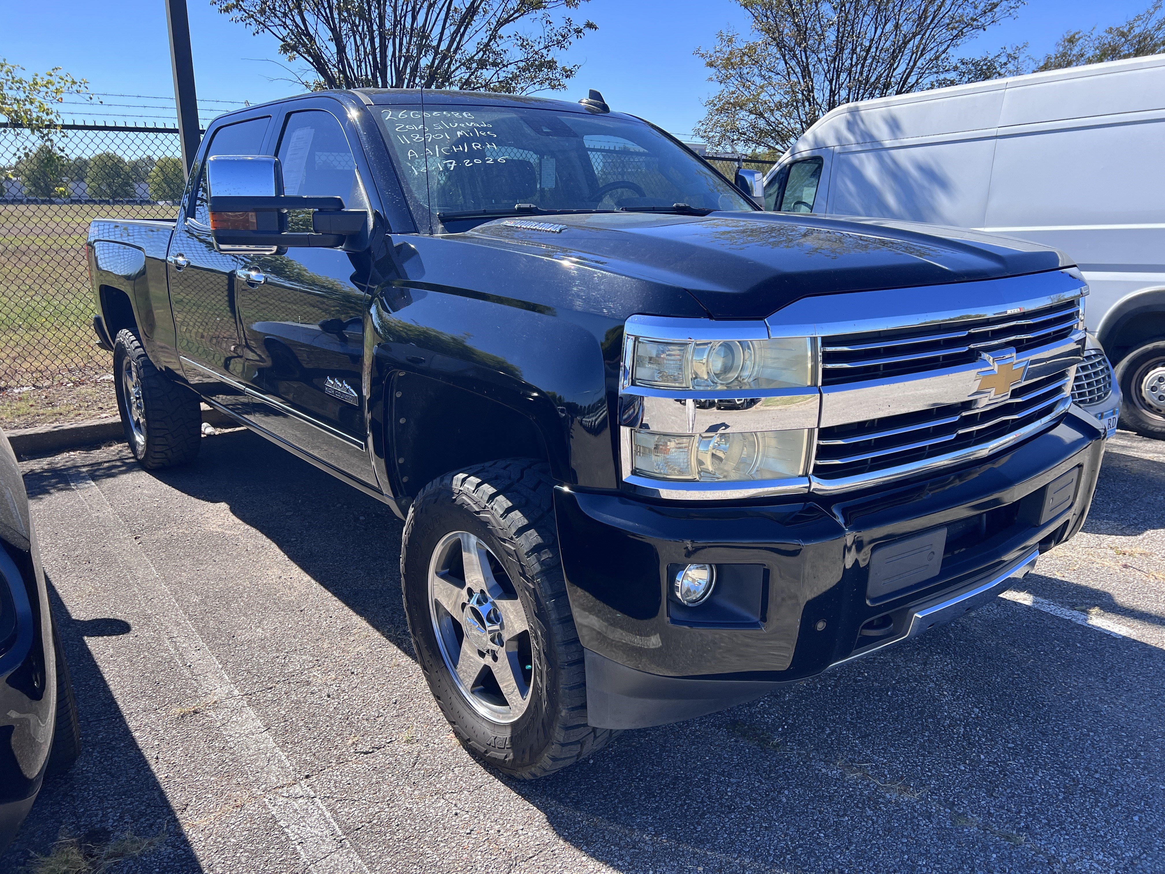 Used 2015 Chevrolet Silverado 2500HD Built After Aug 14 High Country 4WD Crew Cab 153.7 High Country