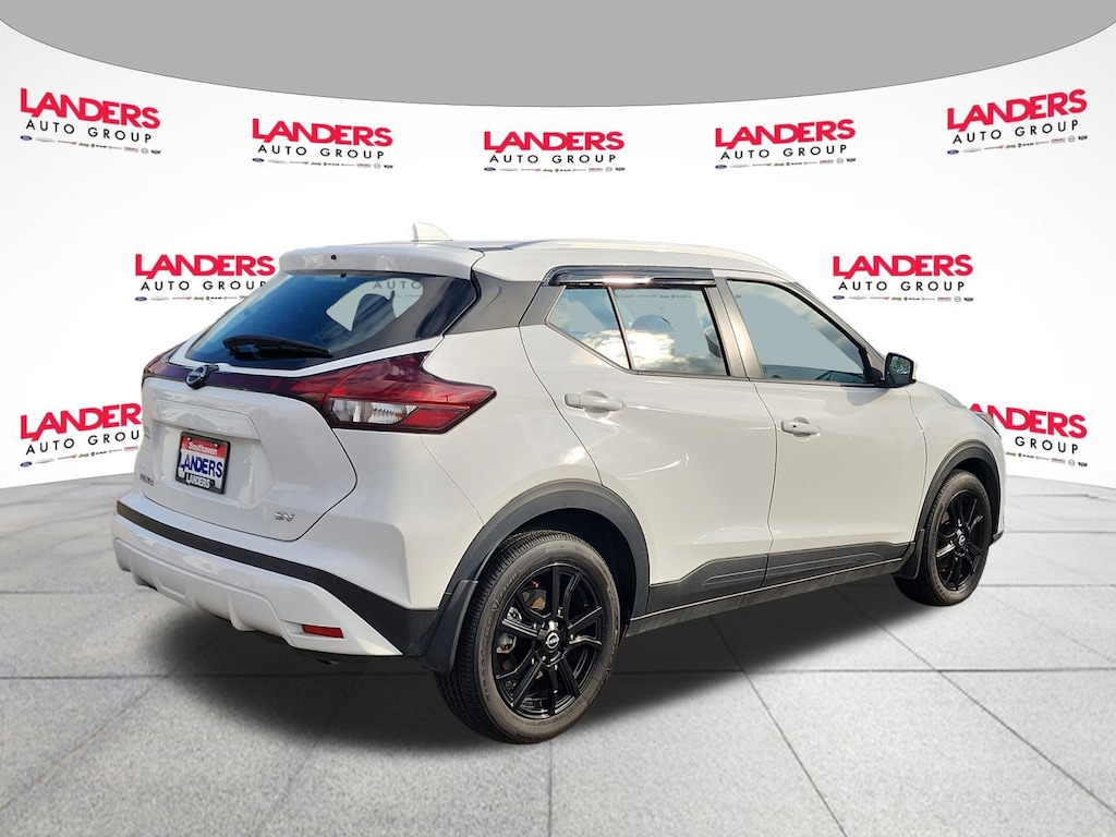 Used 2024 Nissan Kicks SV SV FWD