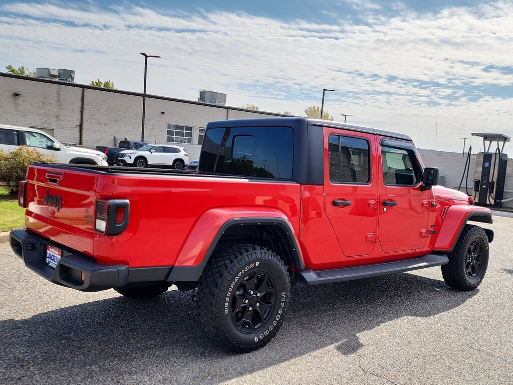 Used 2022 Jeep Gladiator Willys Willys 4x4