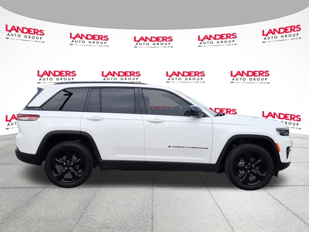 Used 2023 Jeep Grand Cherokee Altitude Altitude 4x2