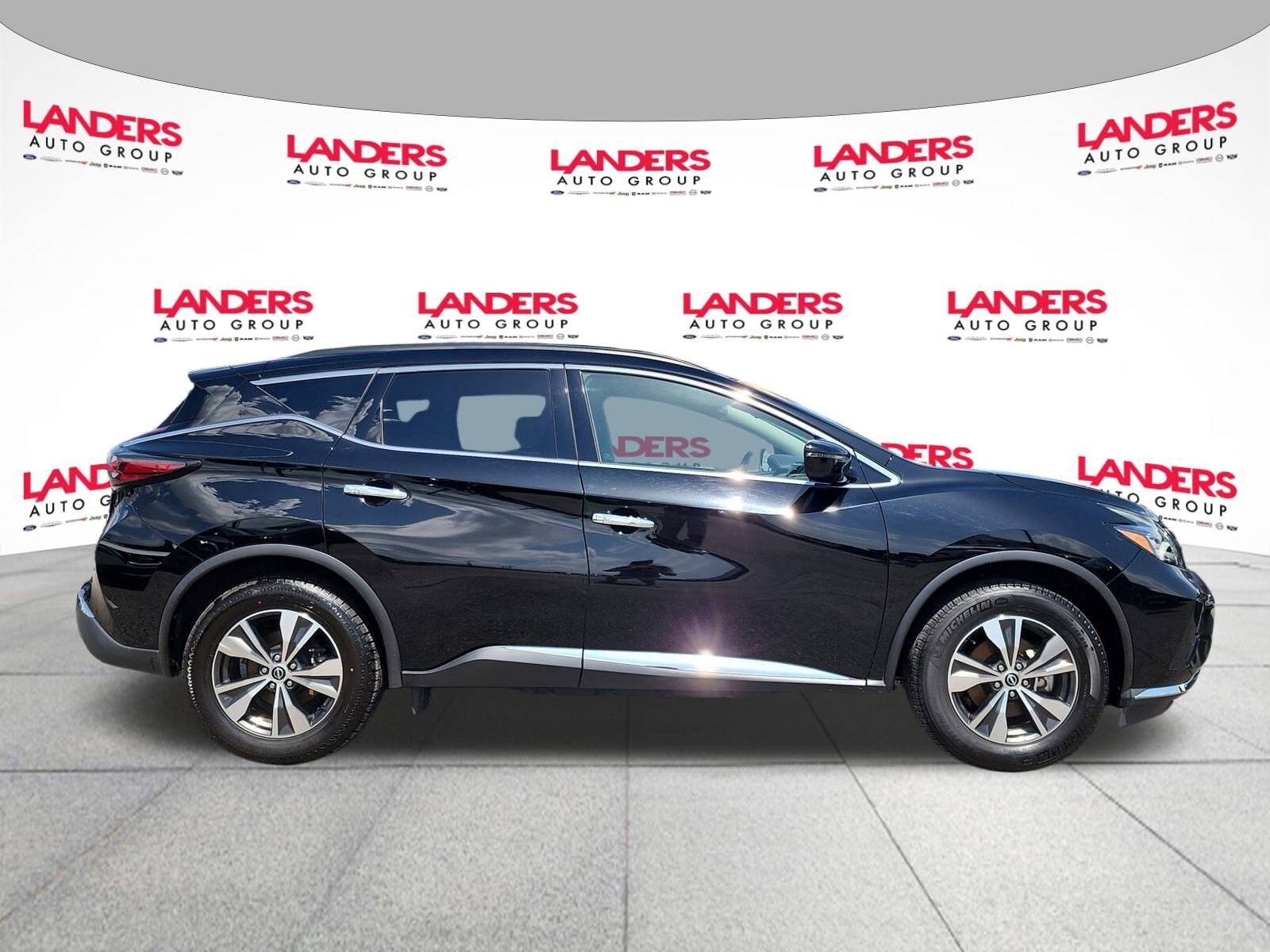 2023 Nissan Murano SV photo 2