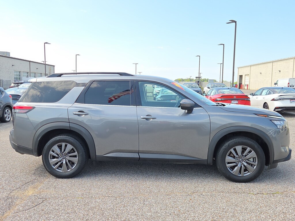 Used 2025 Nissan Pathfinder SV SV 4WD