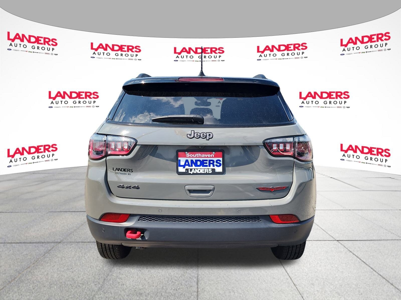 2023 Jeep Compass Trailhawk photo 4