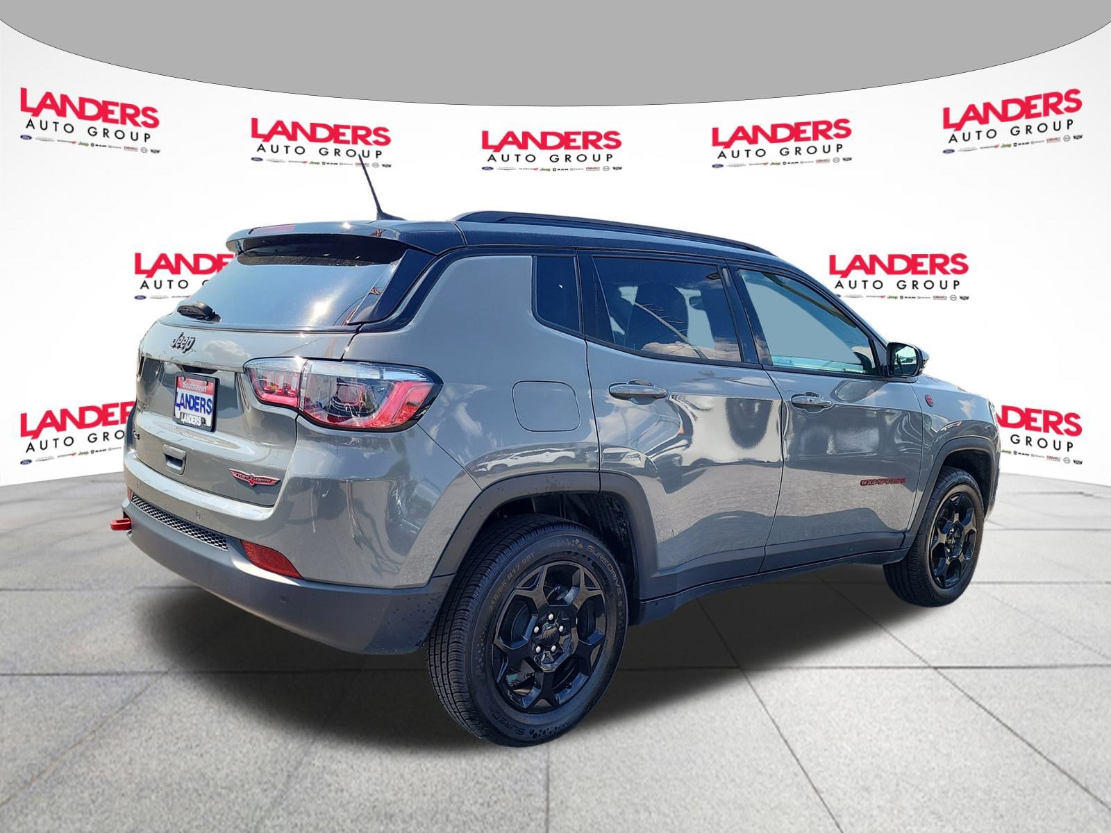 2023 Jeep Compass Trailhawk photo 3