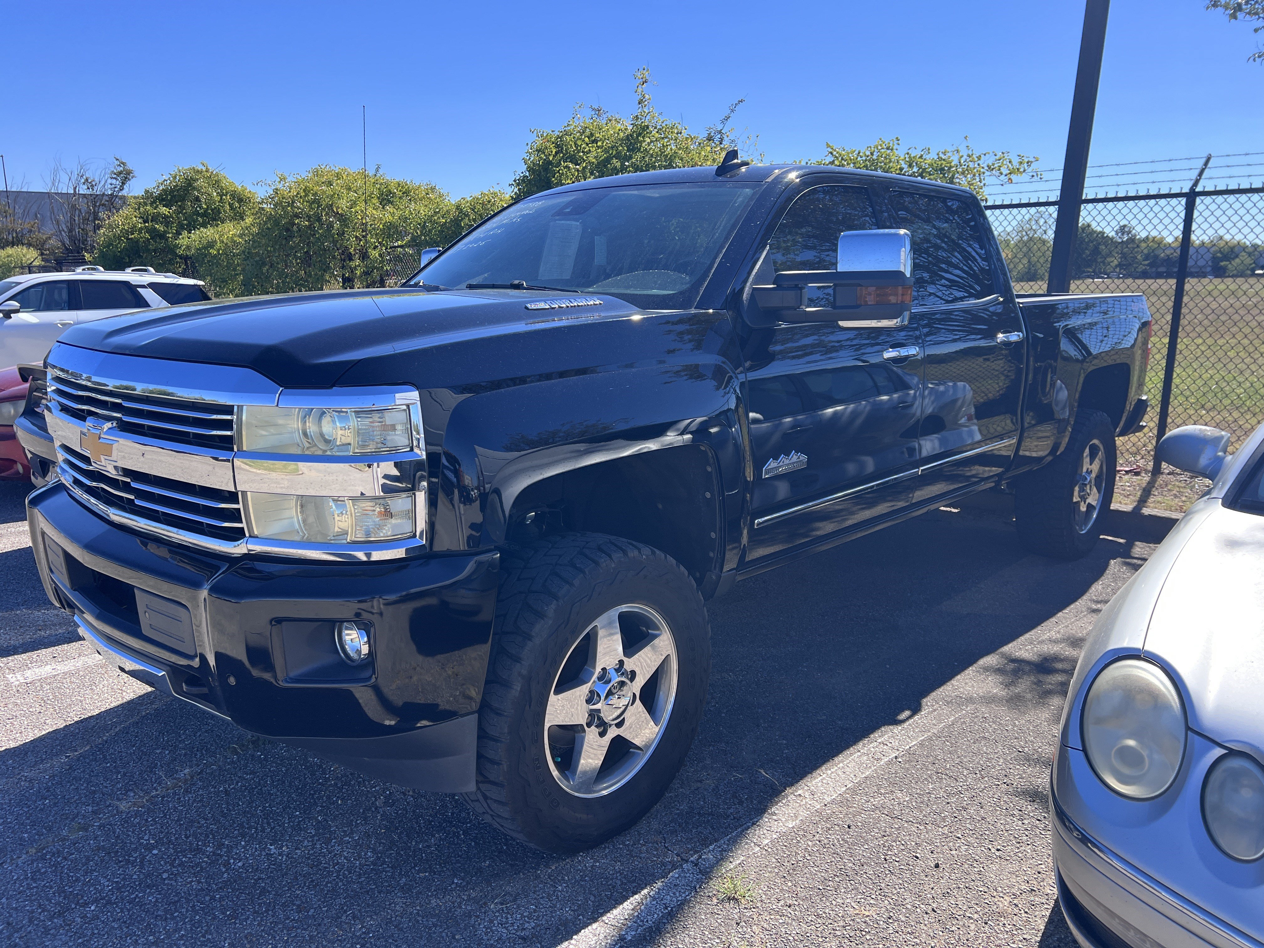 Used 2015 Chevrolet Silverado 2500HD Built After Aug 14 High Country 4WD Crew Cab 153.7 High Country