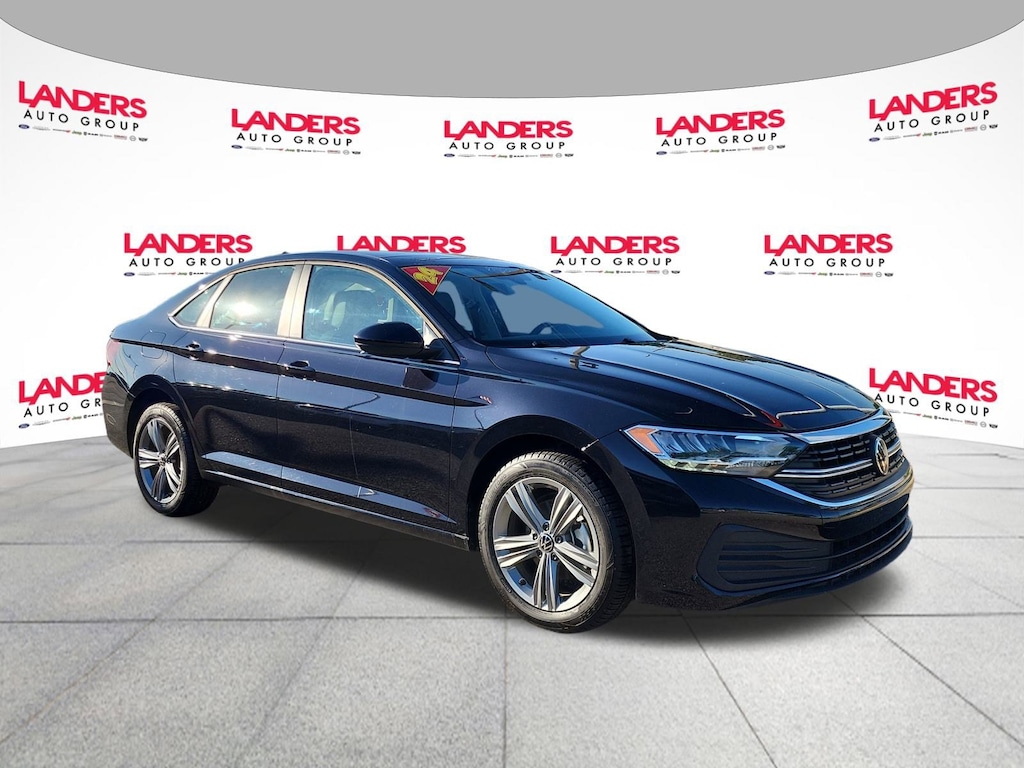 Used 2024 Volkswagen Jetta SE SE Auto