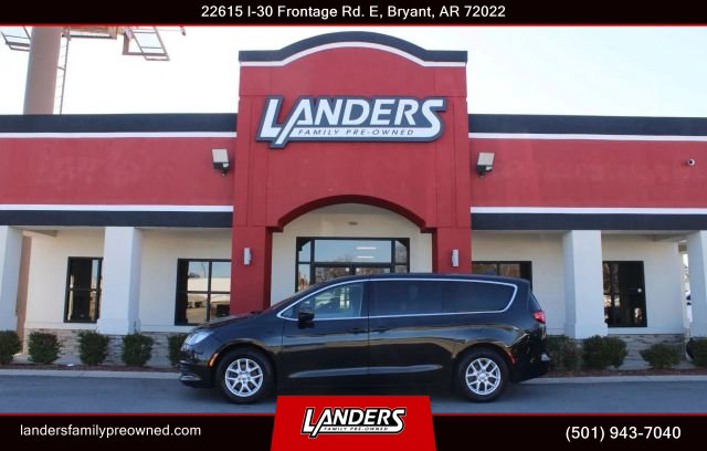 2017 Chrysler Pacifica LX's photo